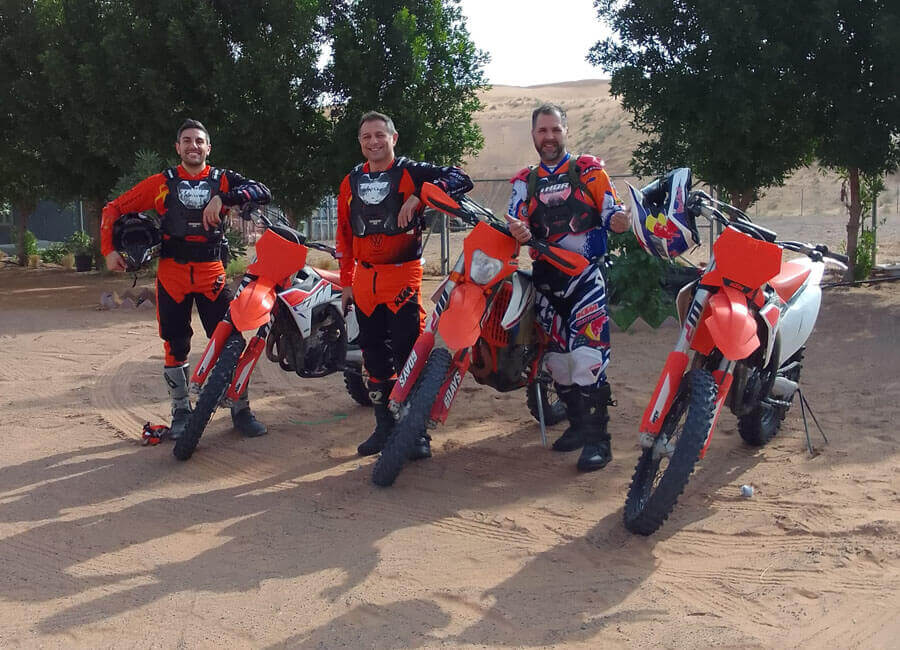 11-enduro-motocross-bike-group-ride