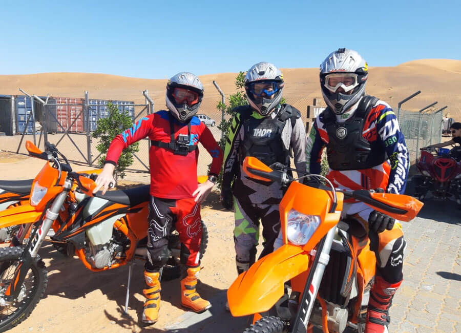 4-motocross-adventure-tours-in-dubai-male-female-riders-worldwide